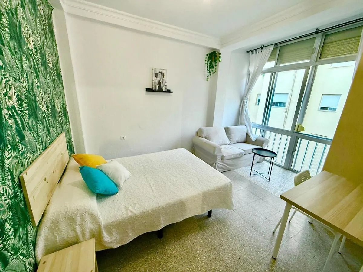 4 Rooms - Perez Quintero Huelva